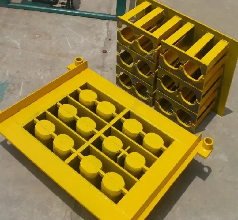QT4-18 hydraulic brick press machine block mold automatic brick making machine mold