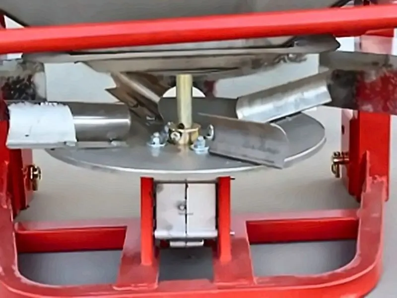 fertilizer spreader disc