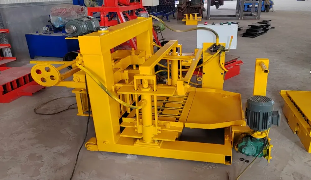 movable brick making machine