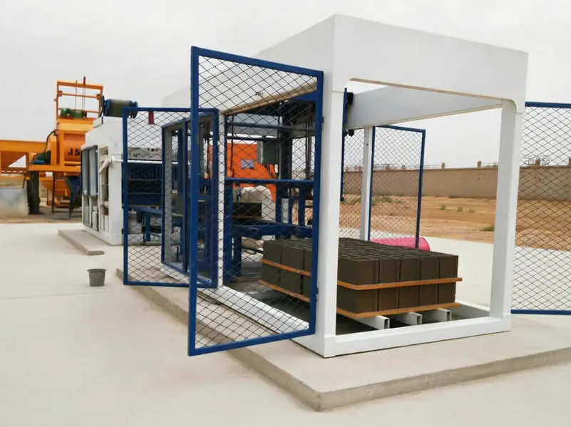 QT10-15 BLOCK making MACHINE in Algeria