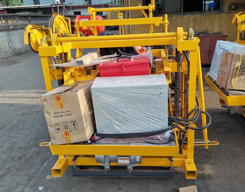 QT4-45 hollow brick machine in Cuba