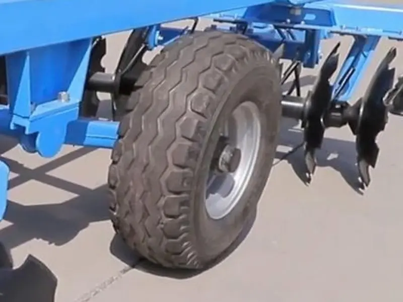 Trailed Offset Heavy Duty Disc Harrow tires