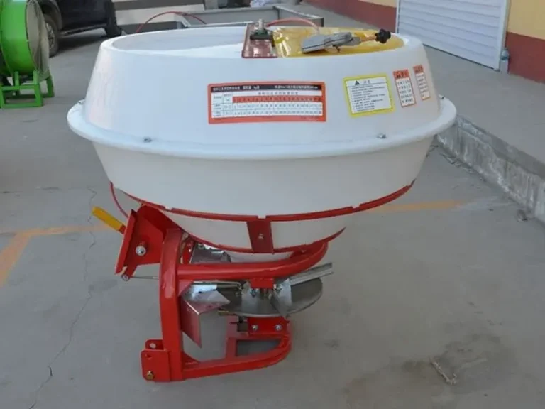 tractor mounted plastic hopper fertilizer spreader